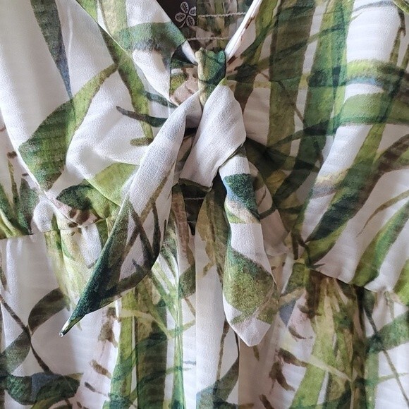 JUST TAYLOR PALM BAMBOO MAXIDRESS GREEN CREAM SIZE 8 EMPIRE WAIST FLUTTER SLEEVE - Picture 3 of 15